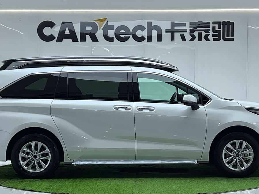 Toyota Granvia 2024, фото 4