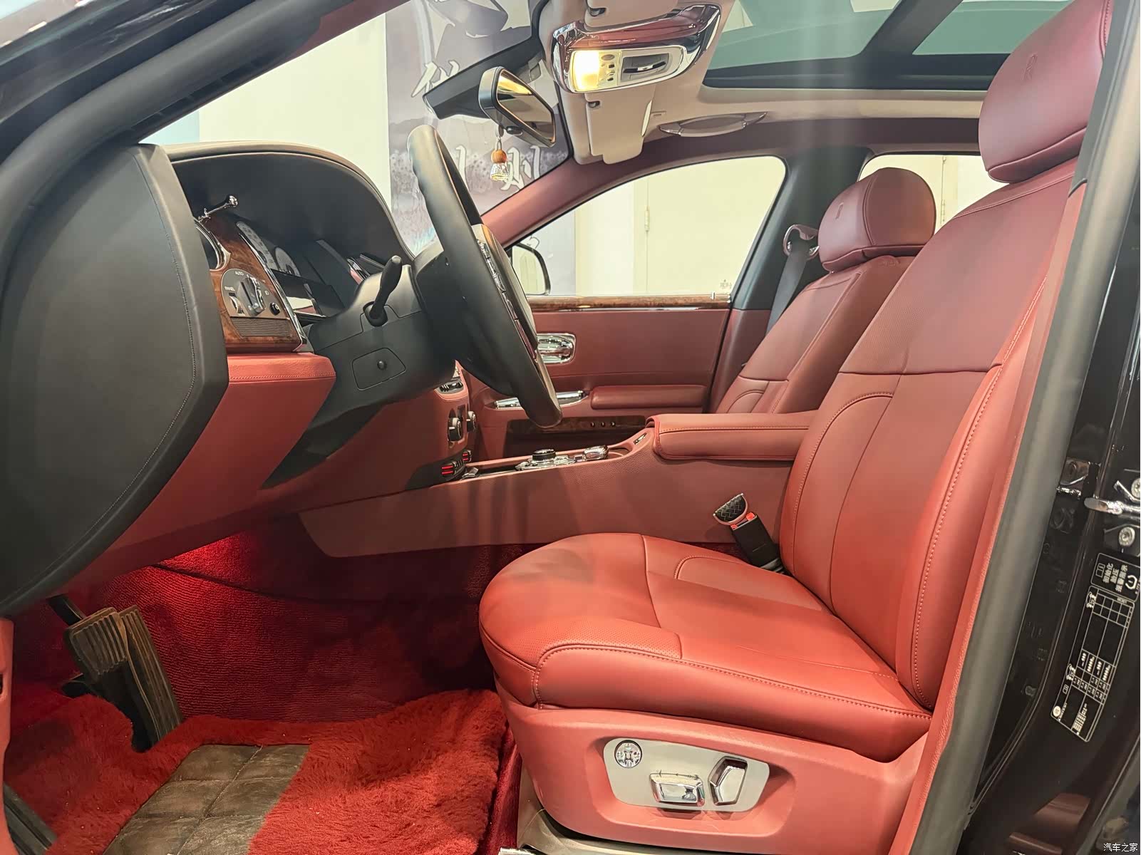 Rolls-Royce Ghost, 2013 8
