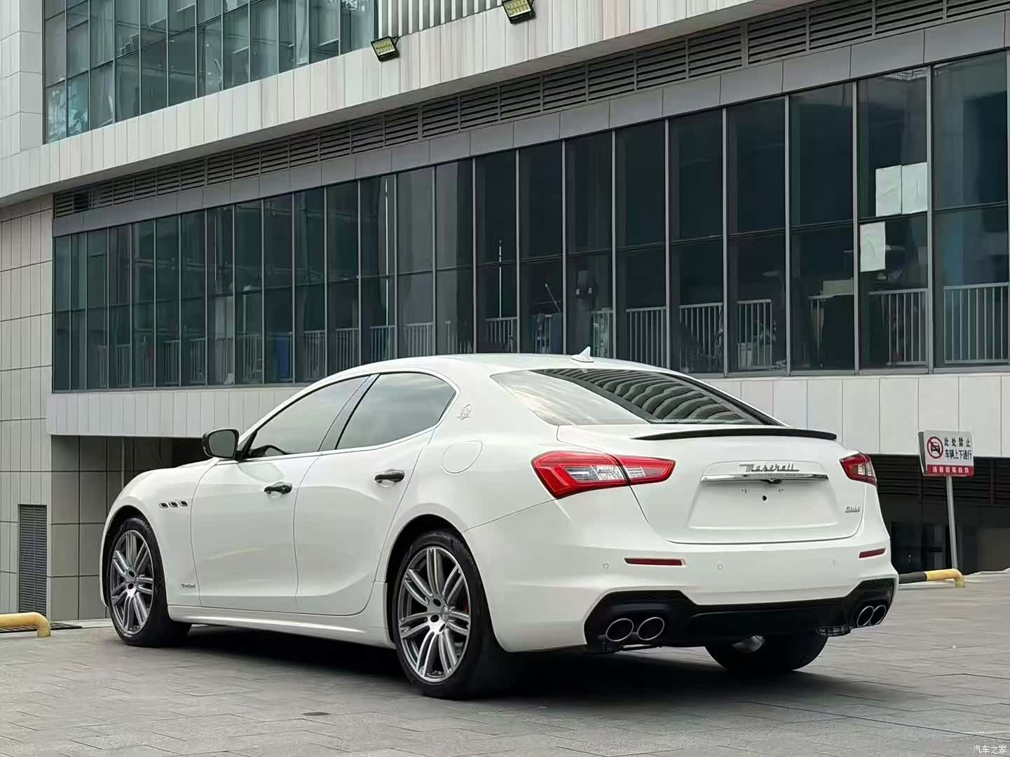 Maserati Ghibli, 2019 9