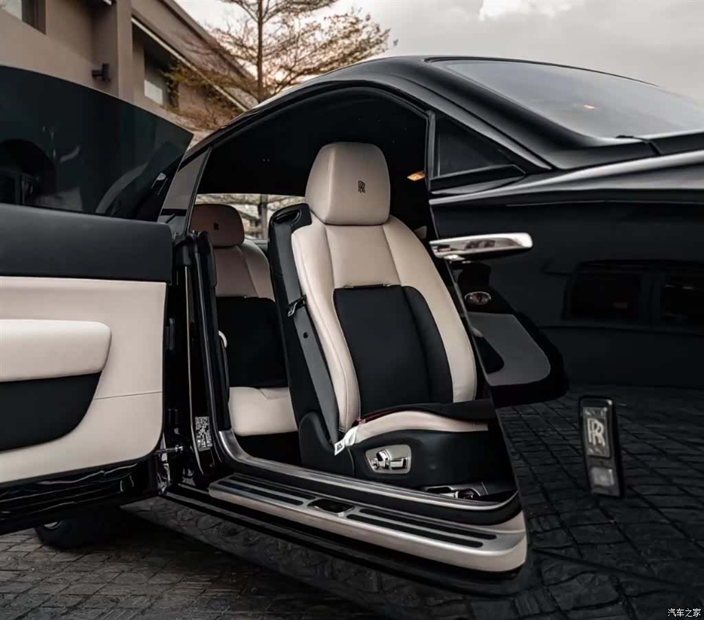 Rolls-Royce Wraith, 2021 11