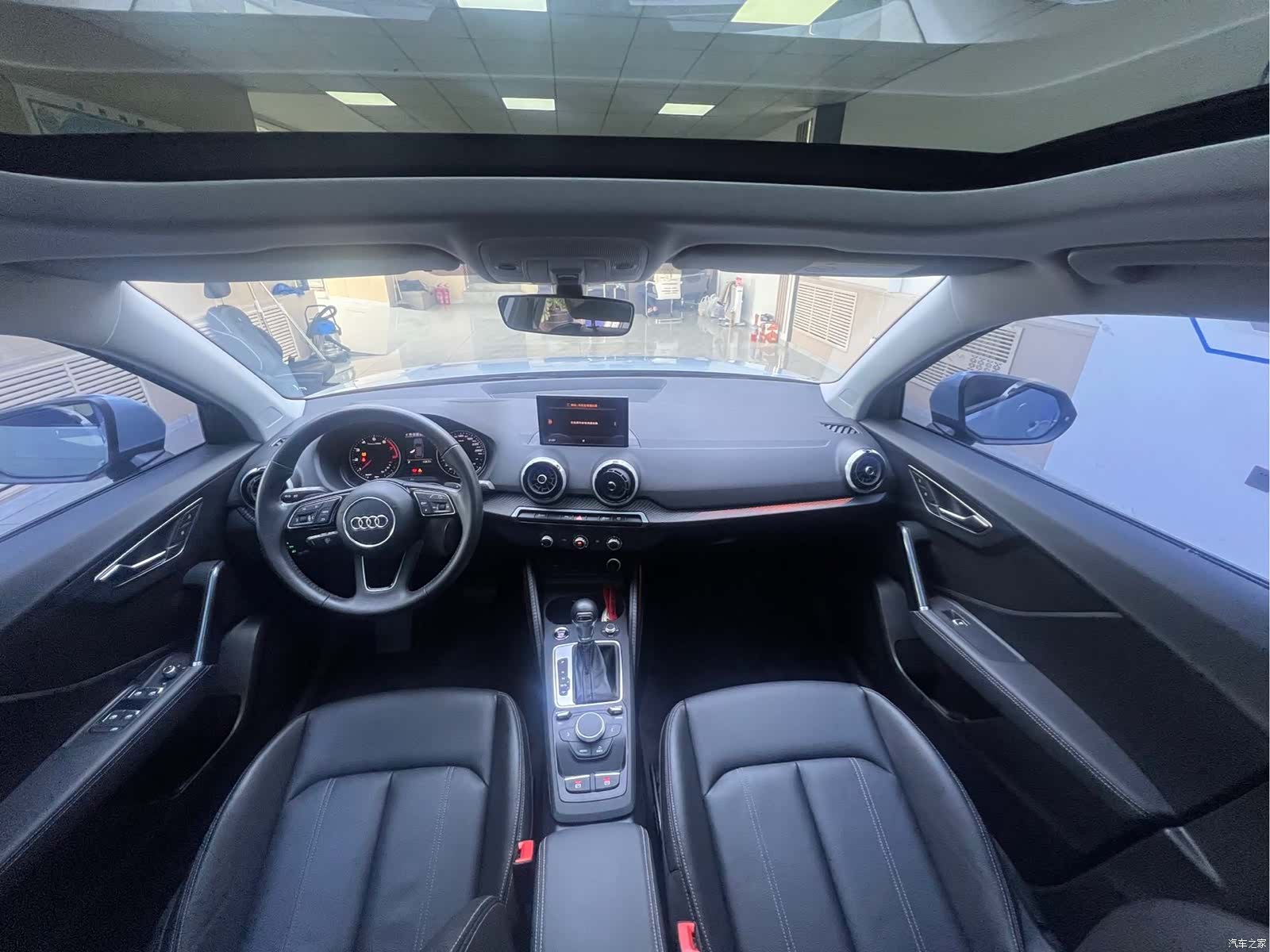 Audi Q2L, 2022 9