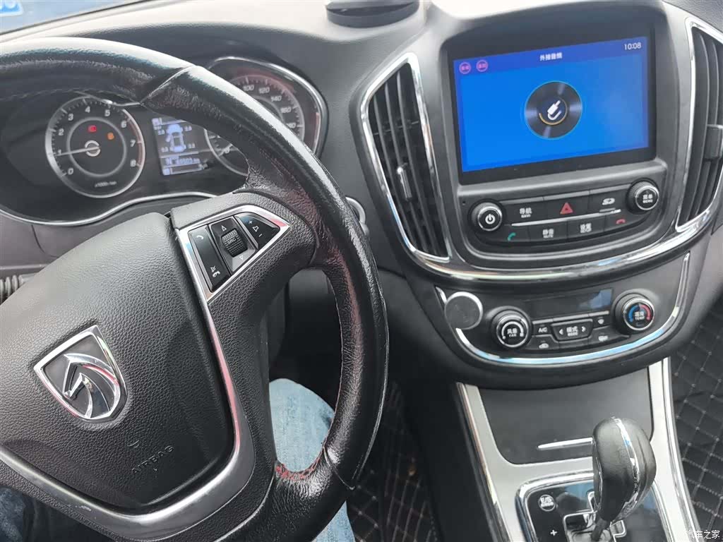 Wuling 560, 2017 10
