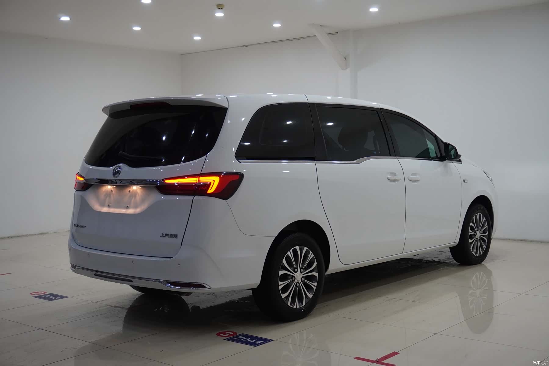 Buick GL8, 2020 4