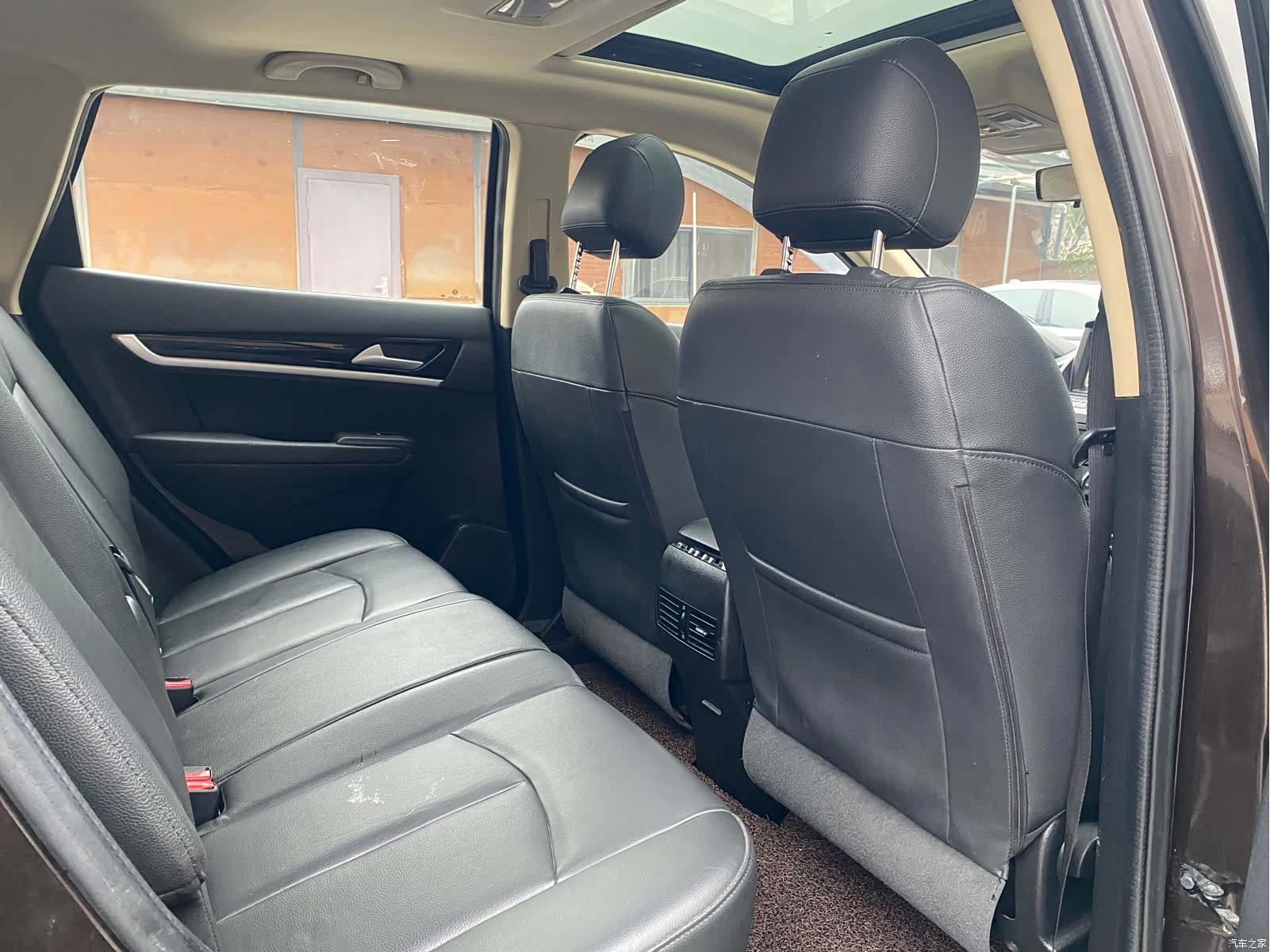 DongFeng AX7, 2016 12