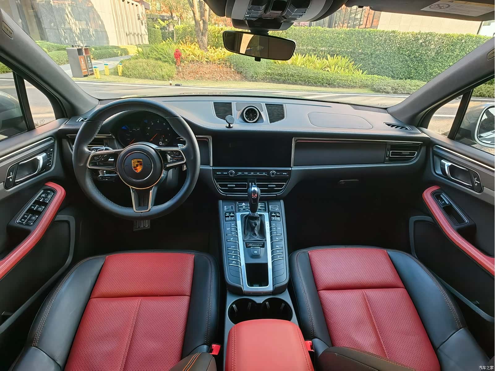 Porsche Macan, 2021 все фото
