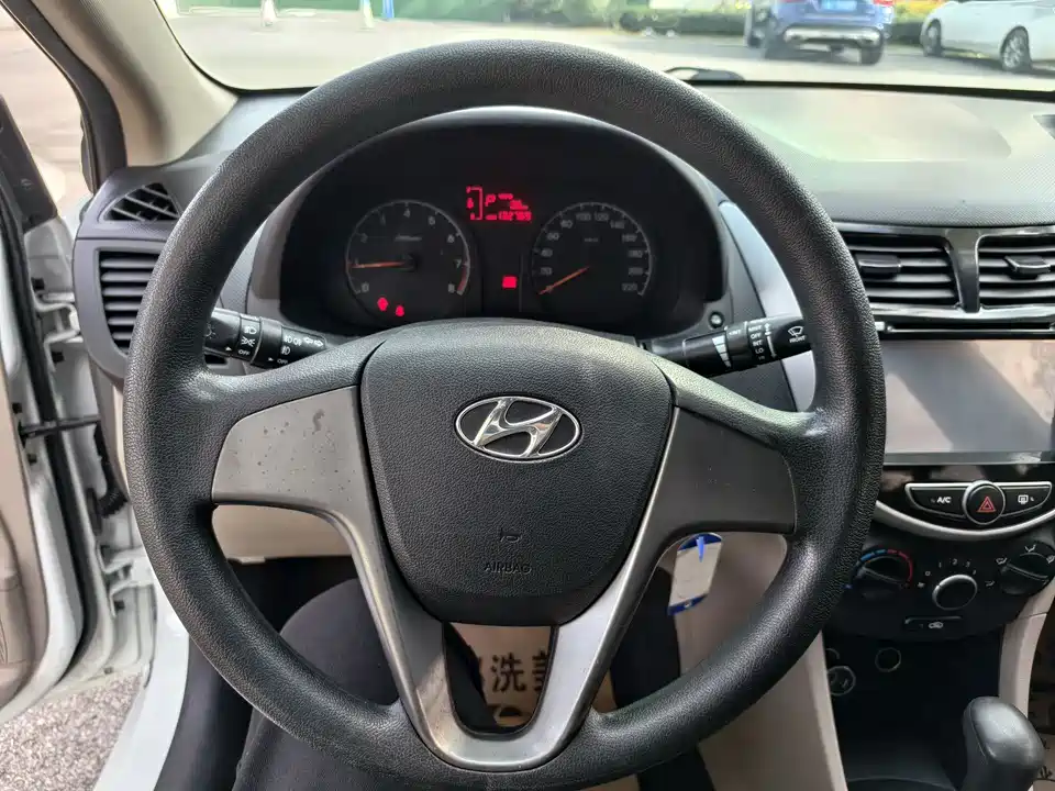 Hyundai Rena