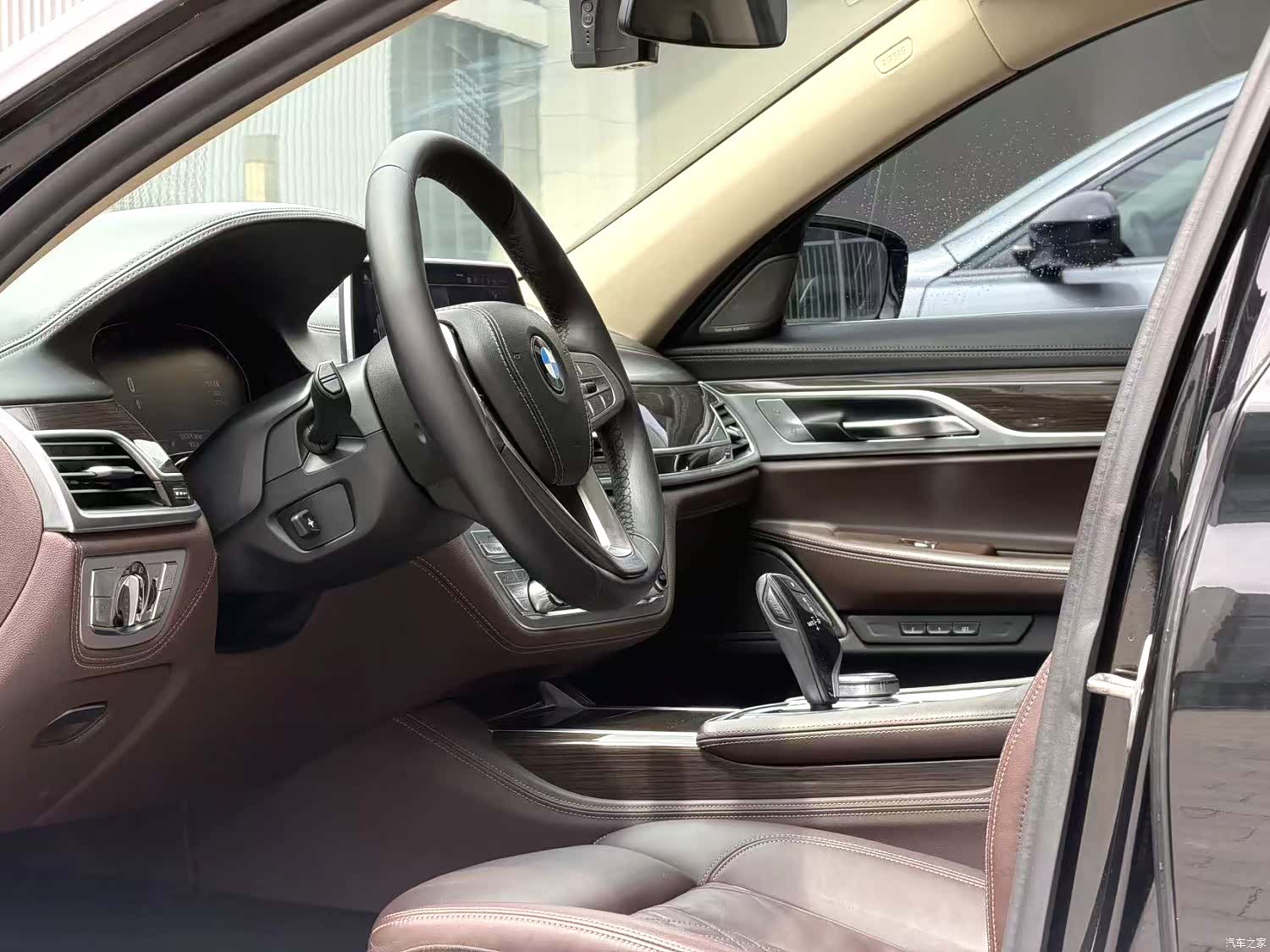 BMW 7 Series, 2019 все фото