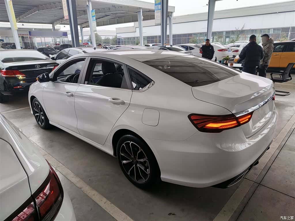 Geely Binray, 2022 20