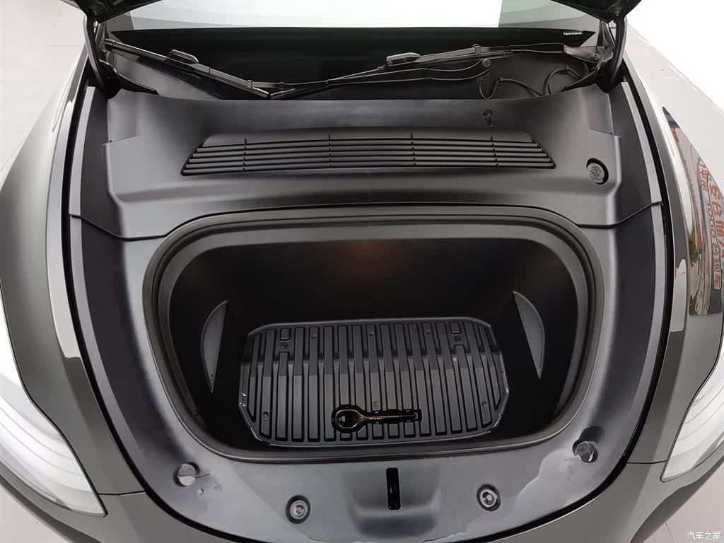 Tesla Model Y, 2022 6