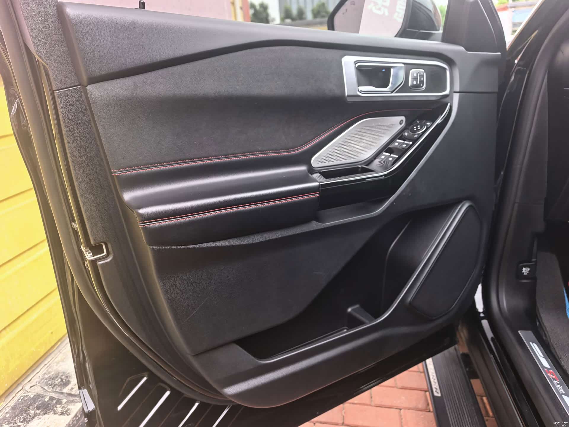 Ford Explorer, 2023 10
