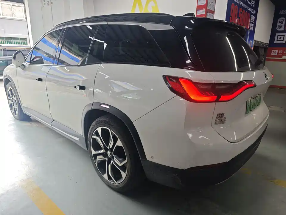 NIO ES8