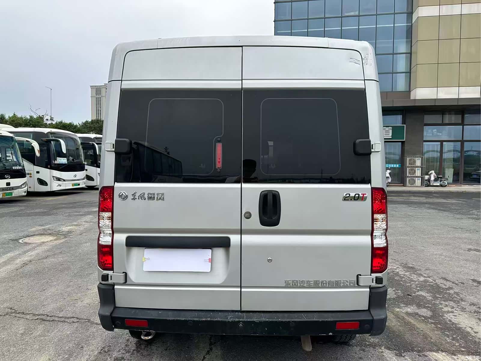 DongFeng V9, 2023 8