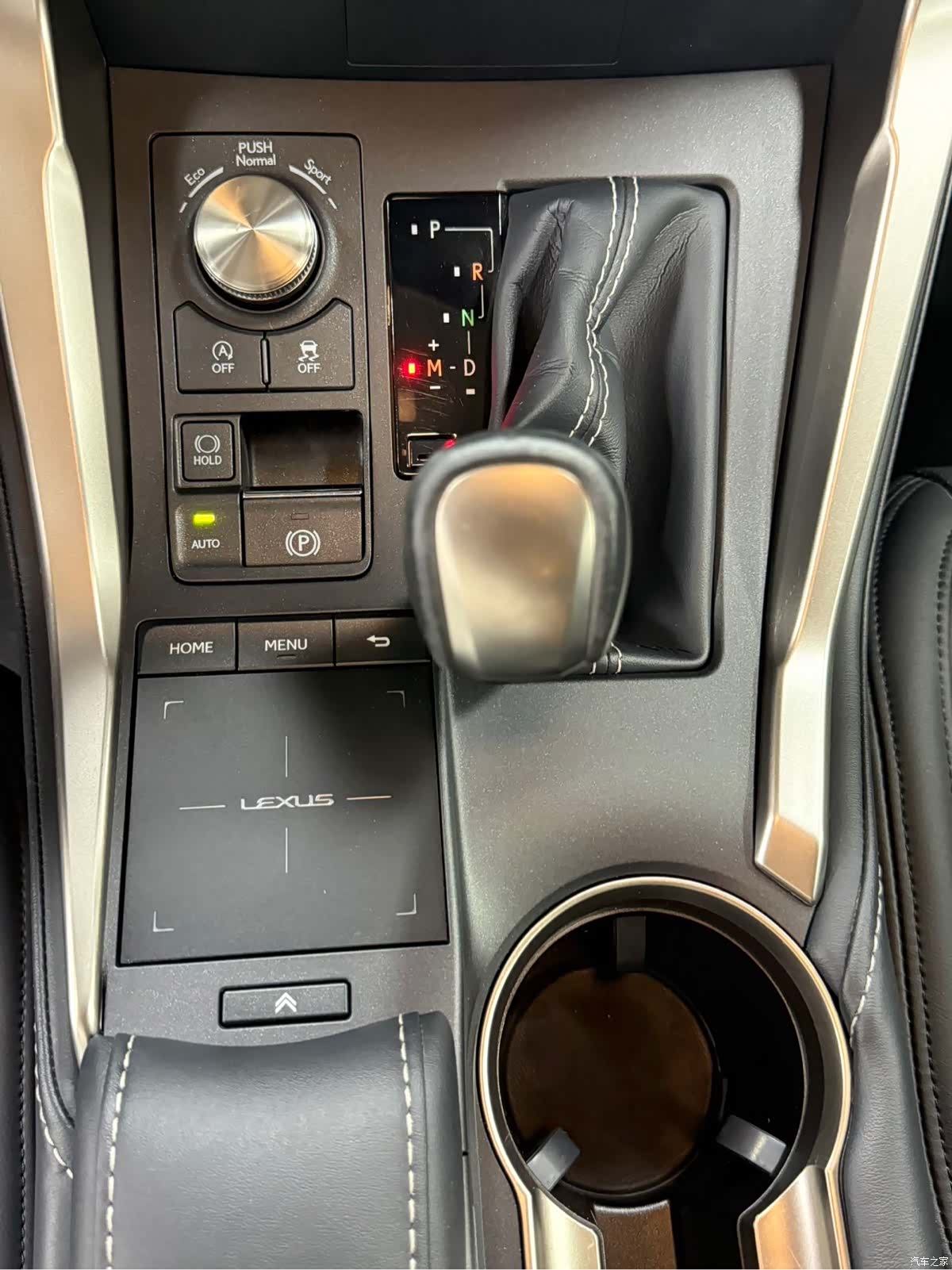 Lexus NX, 2021 11
