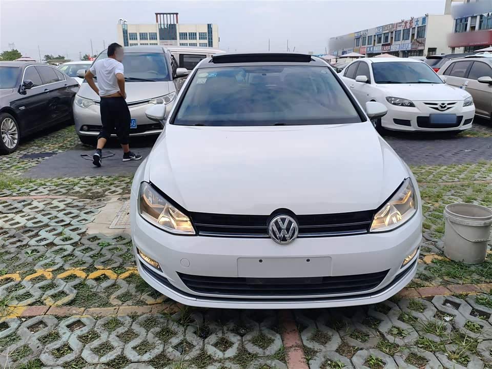 Volkswagen golf