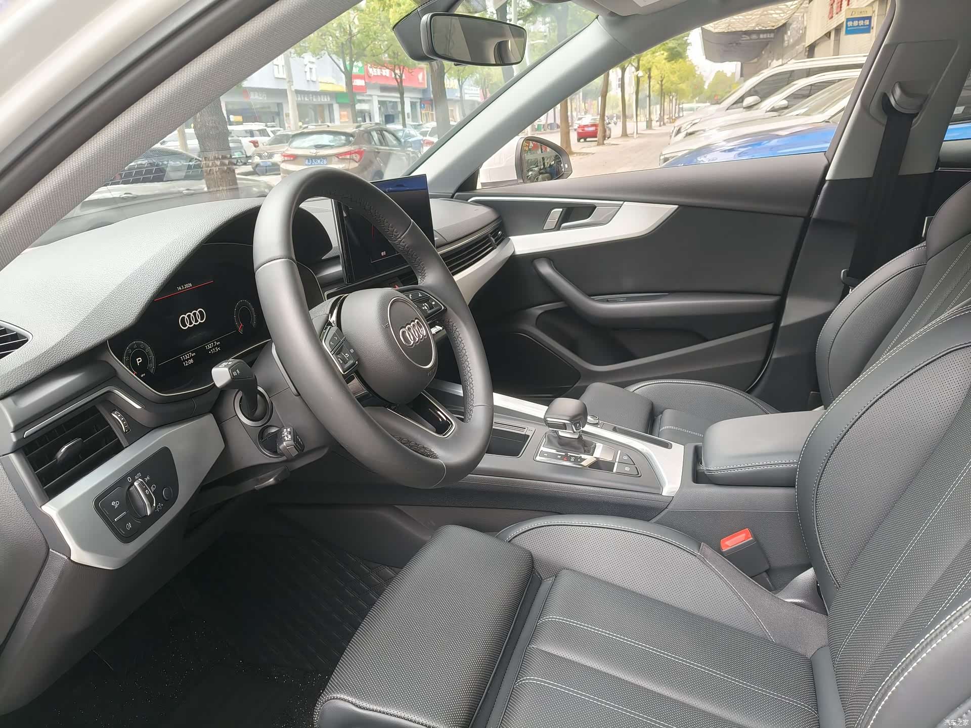 Audi A4L, 2025 14