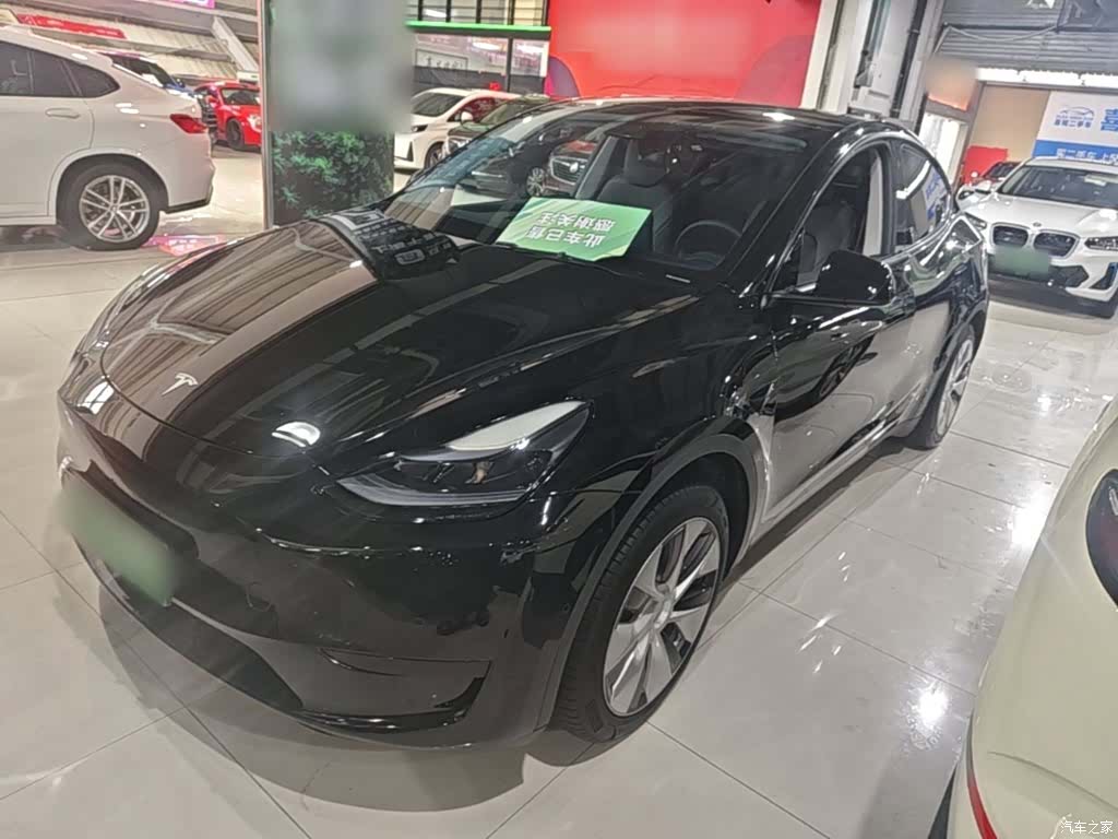 Tesla Model Y, 2023 1
