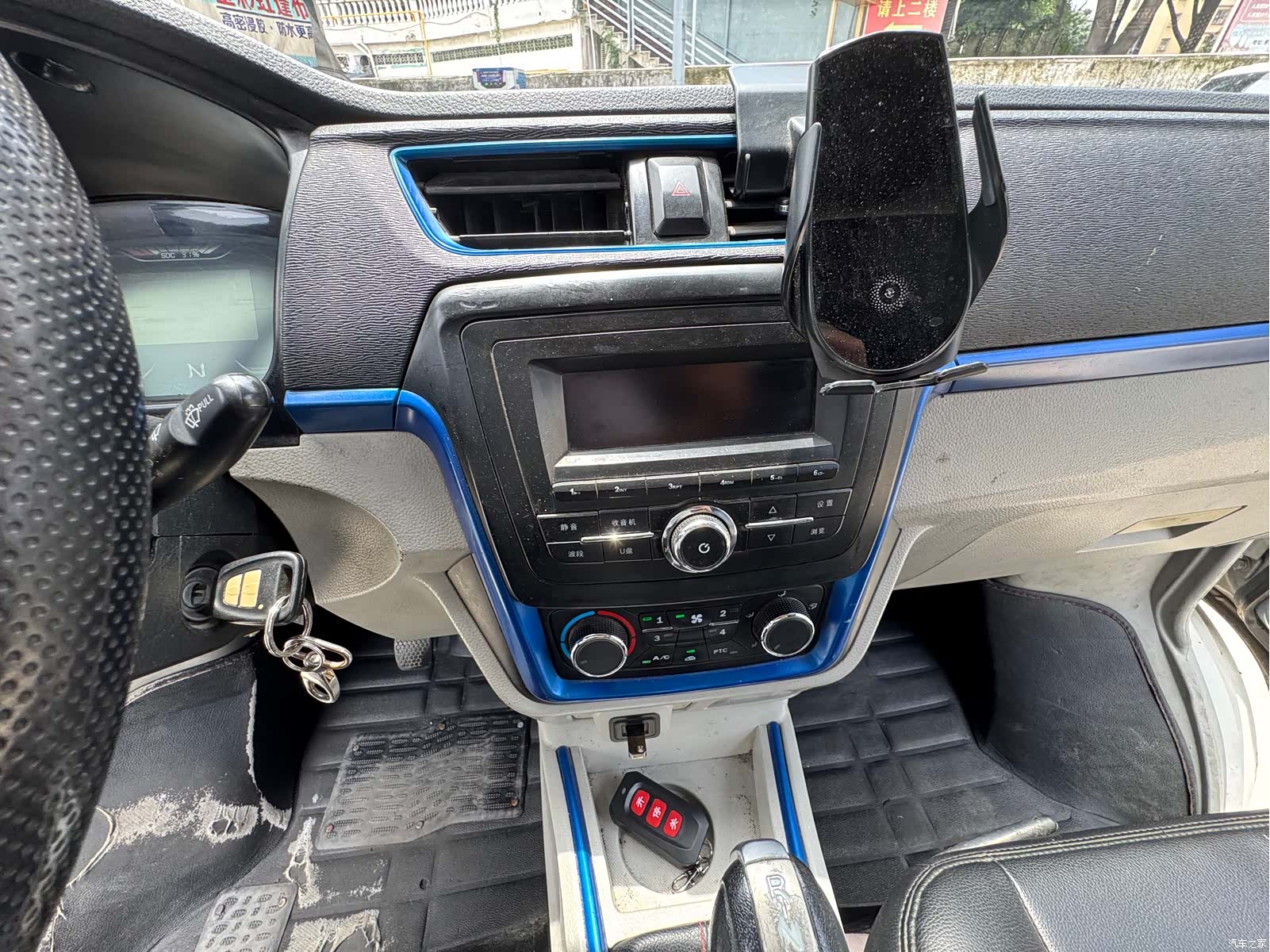 Geely E5, 2020 6