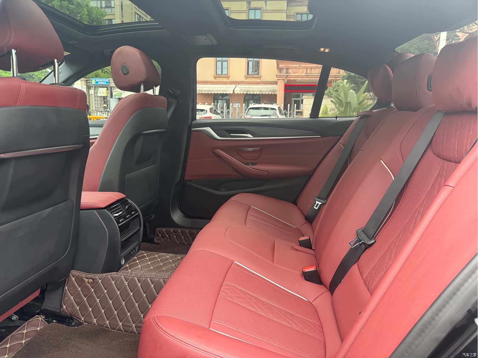 BMW 5 Series, 2023 16