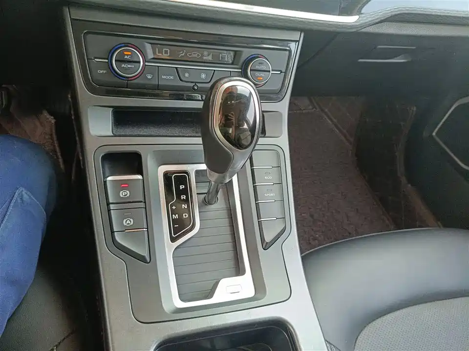 Geely Emgrand GL