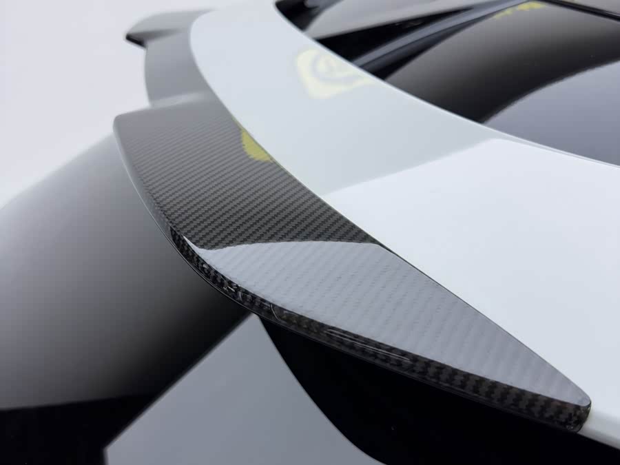 Aston Martin DBX 2022, фото 11