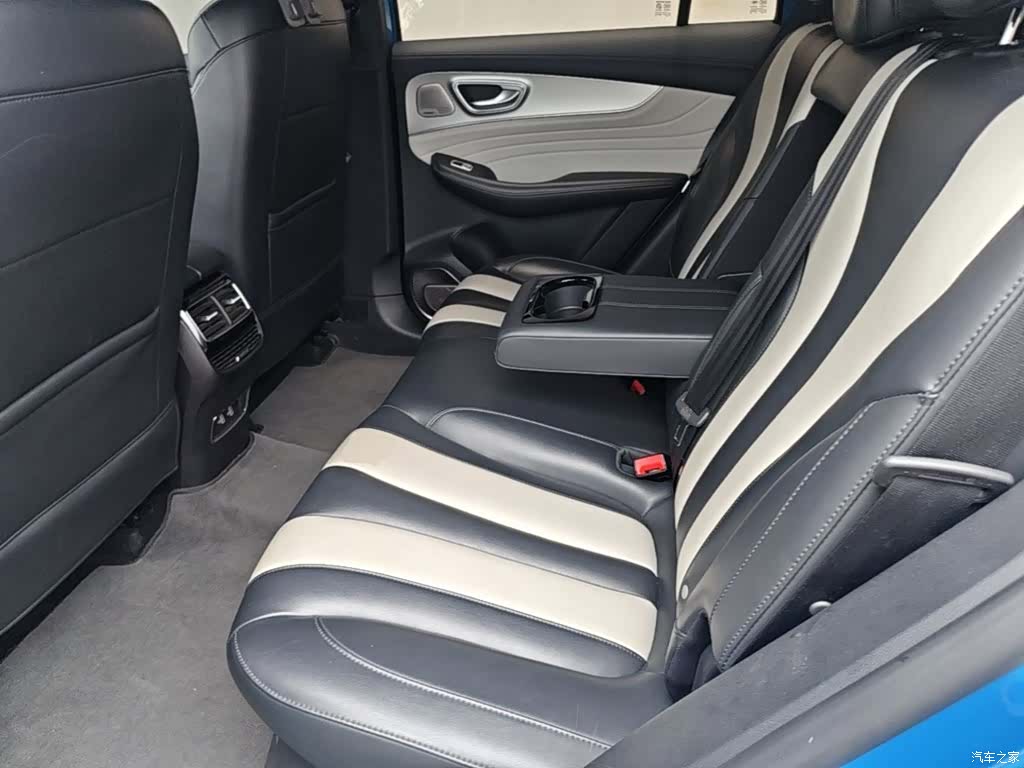 Roewe RX5, 2020 17