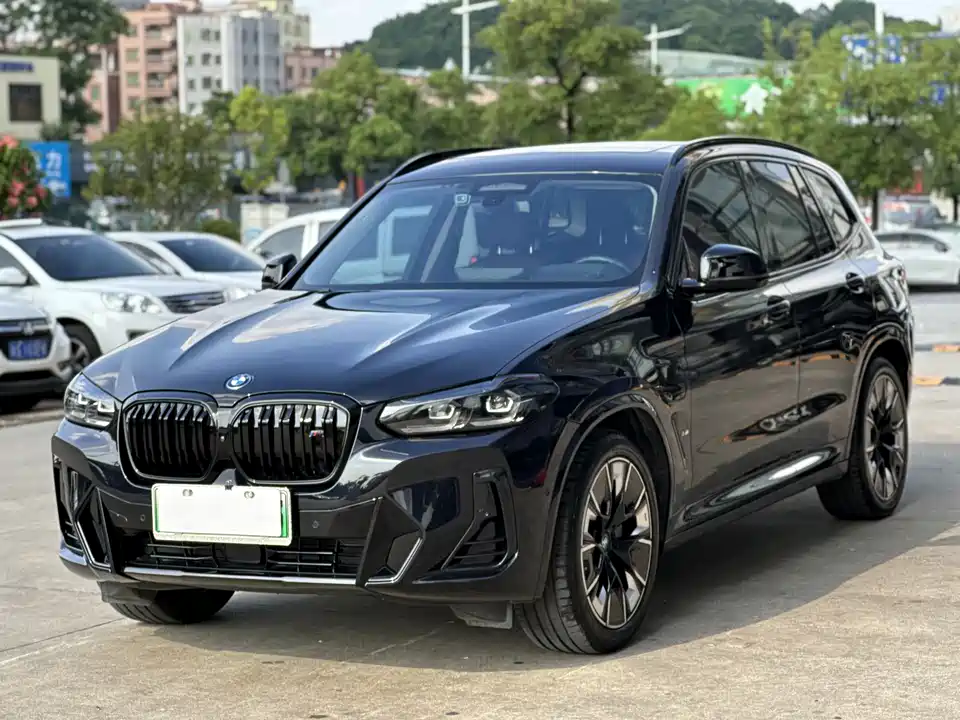 BMW iX3