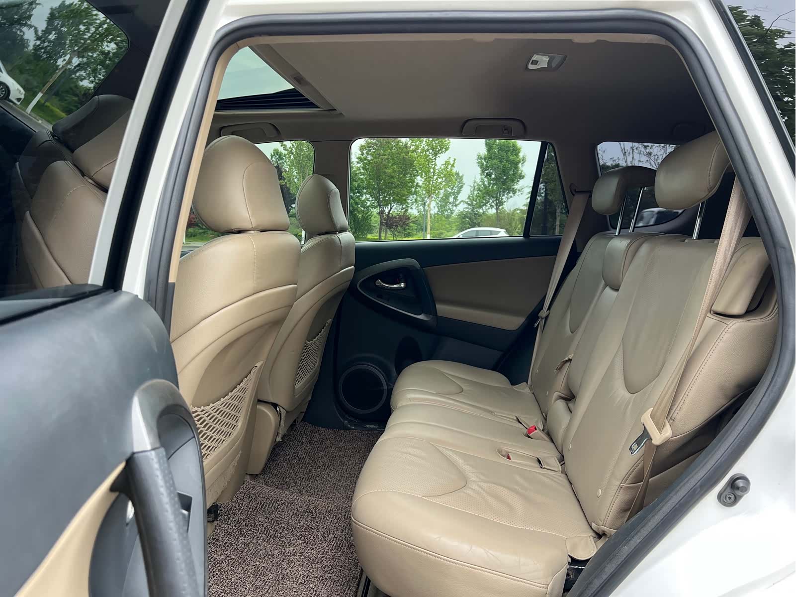 Toyota RAV4, 2013 11