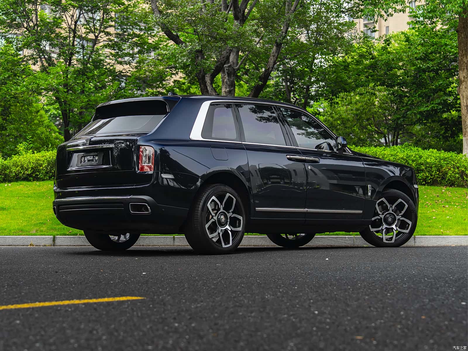 Rolls-Royce Cullinan, 2021 19