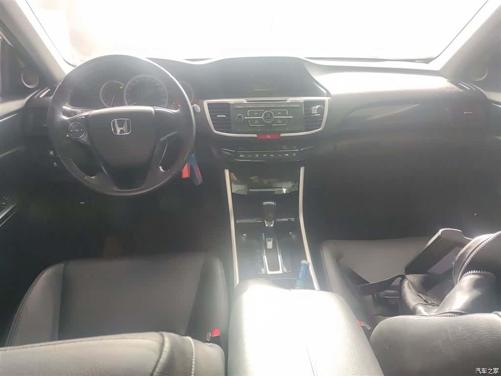 Honda Accord, 2016 12