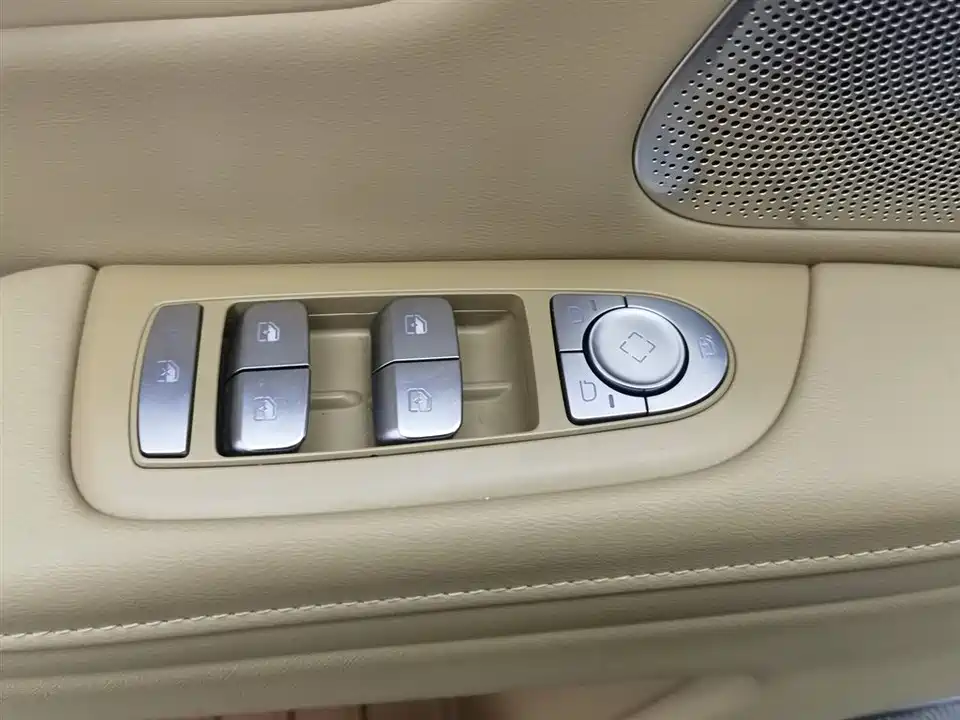 AITO Ask the world M7