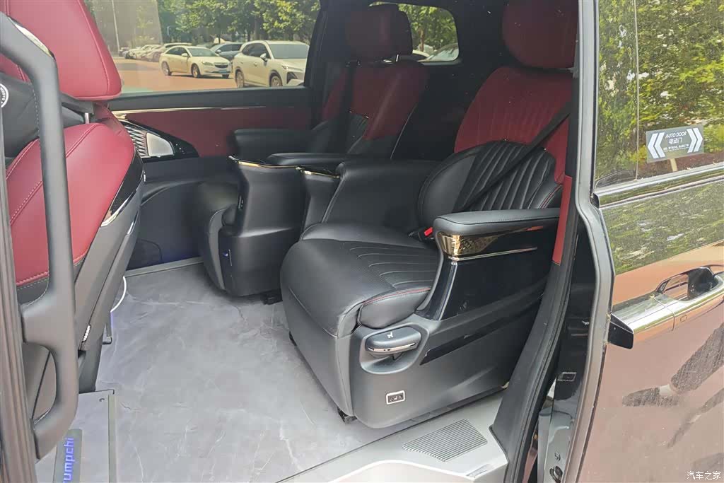 Trumpchi M8, 2023 11