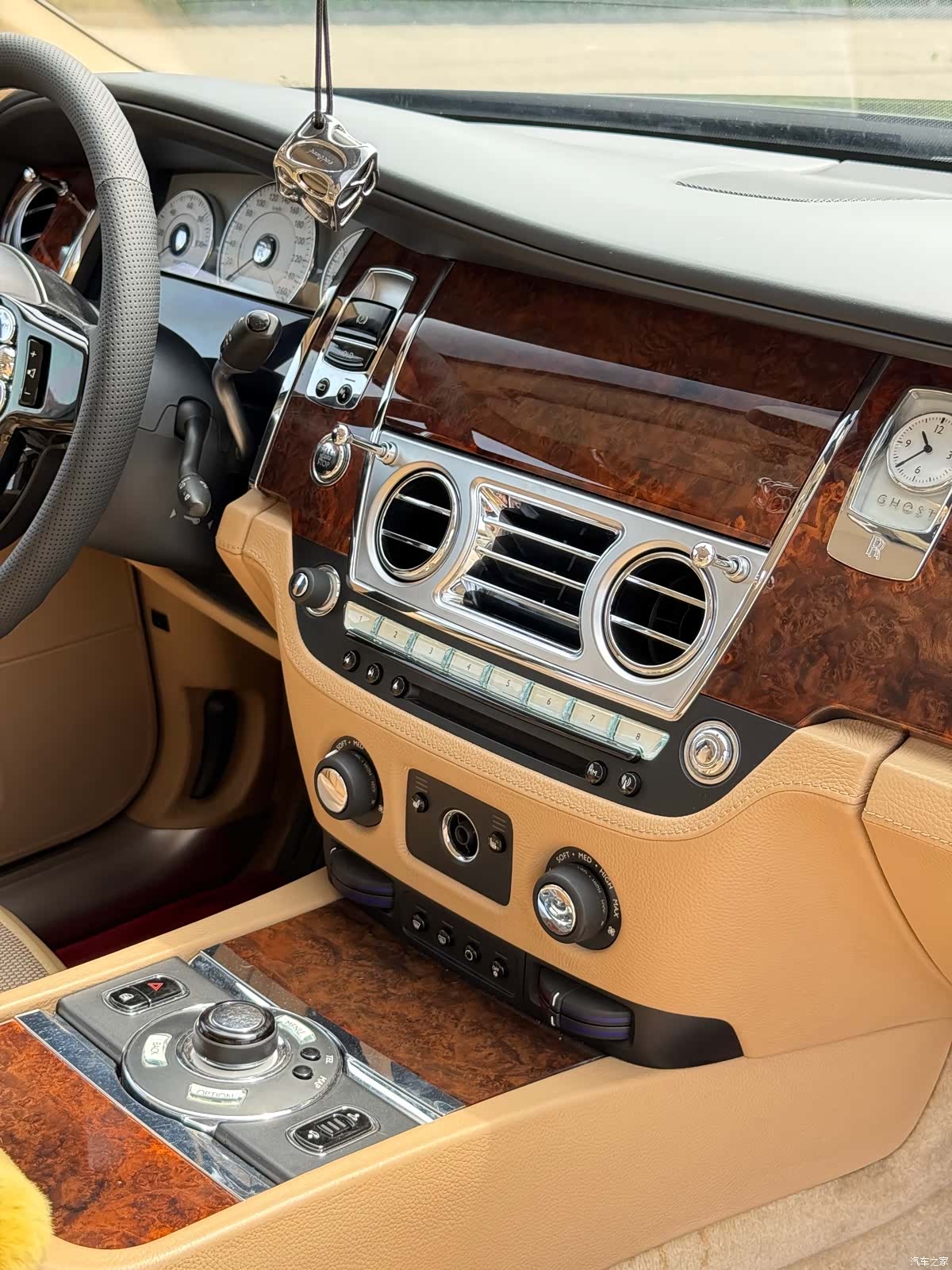 Rolls-Royce Ghost, 2011 9