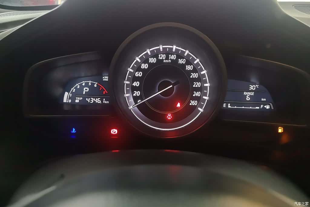 Mazda CX-4, 2016 14