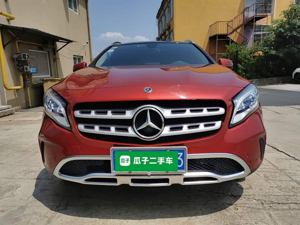 Mercedes-Benz GLA Mercedes-Benz GLA