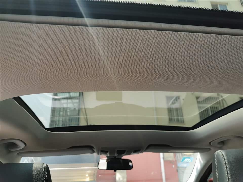 Mercedes-Benz GLA Mercedes-Benz GLA
