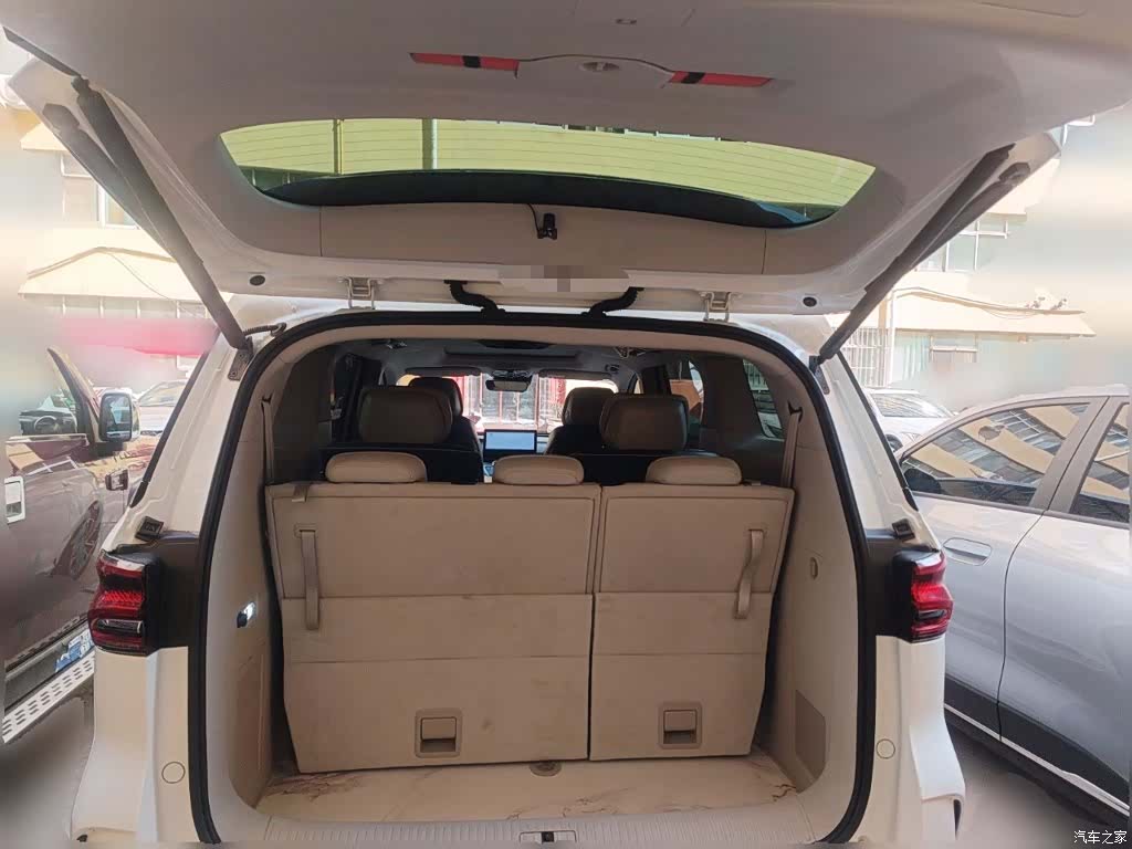 Roewe iMAX8, 2022 17