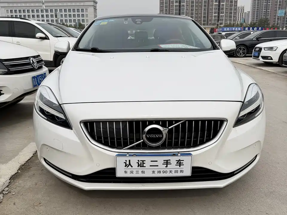 Volvo V40