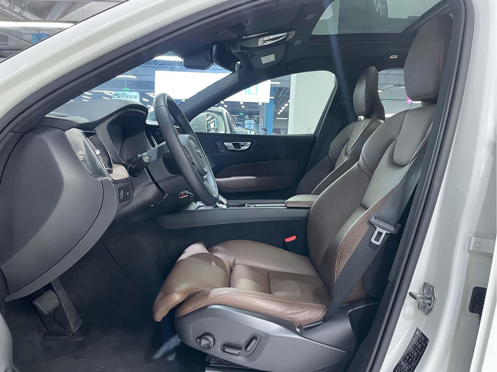 Volvo XC60, 2022 4
