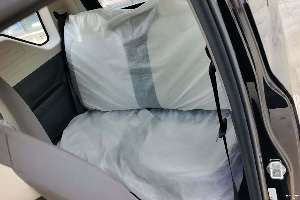 Geely Panda, 2025 11