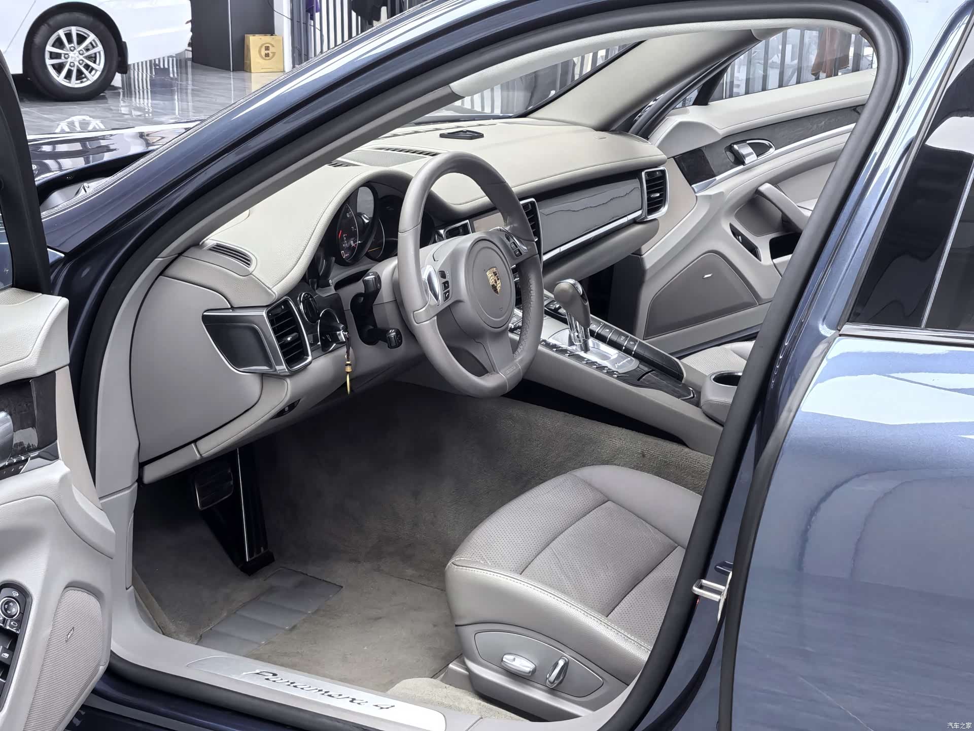Porsche Panamera, 2012 9