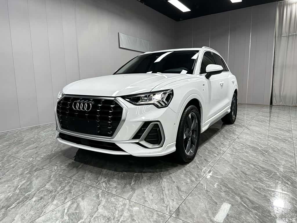 Audi Q3, 2022 1