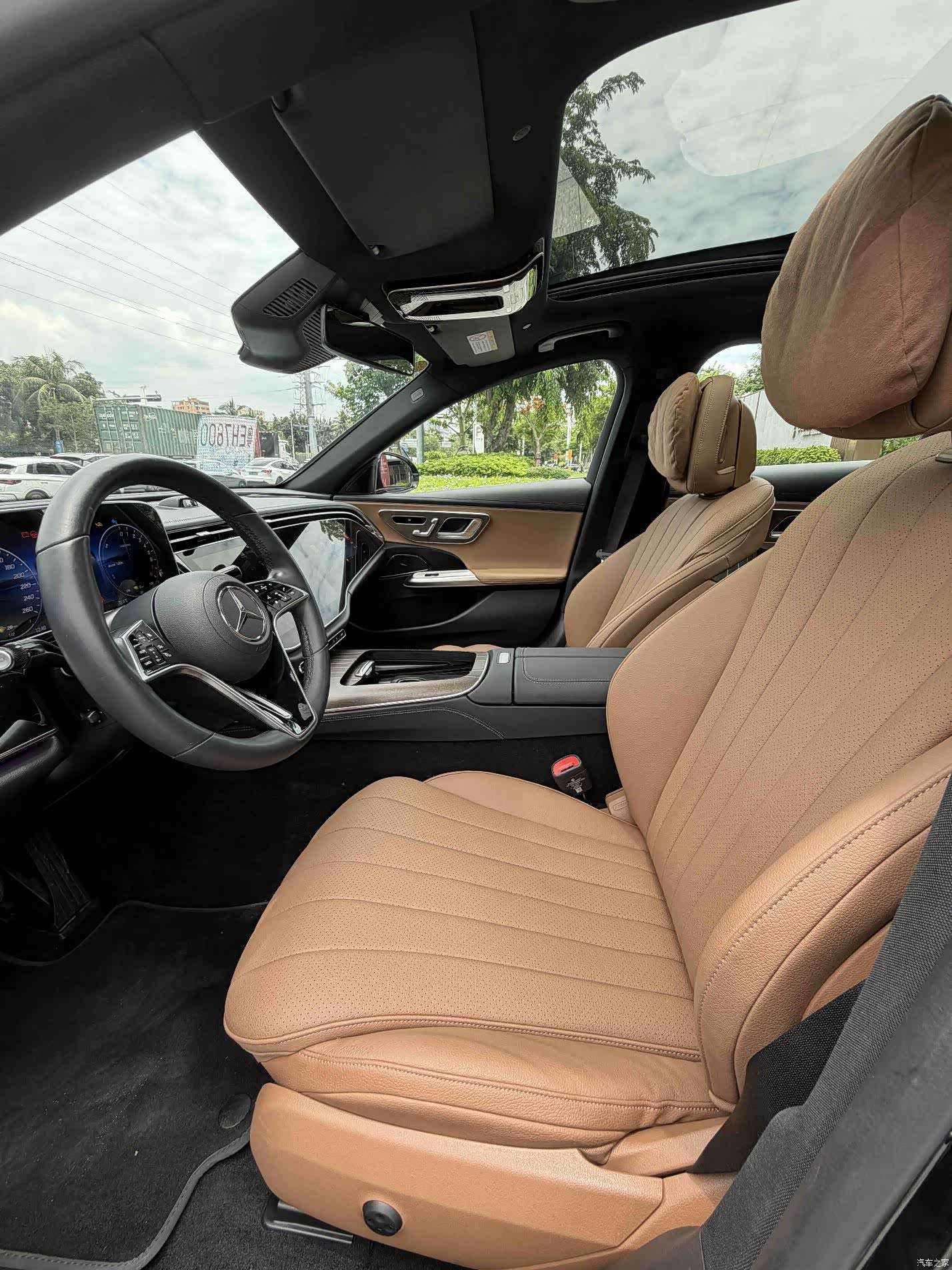 Mercedes-Benz E-Class, 2024 6
