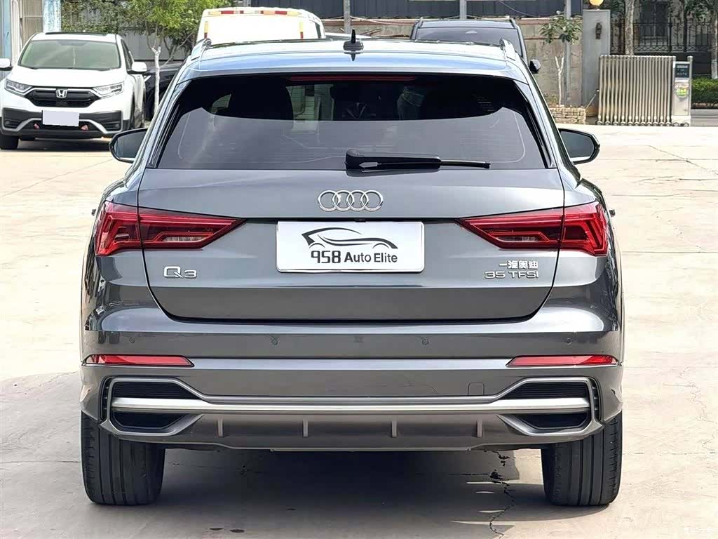 Audi Q3, 2022 13