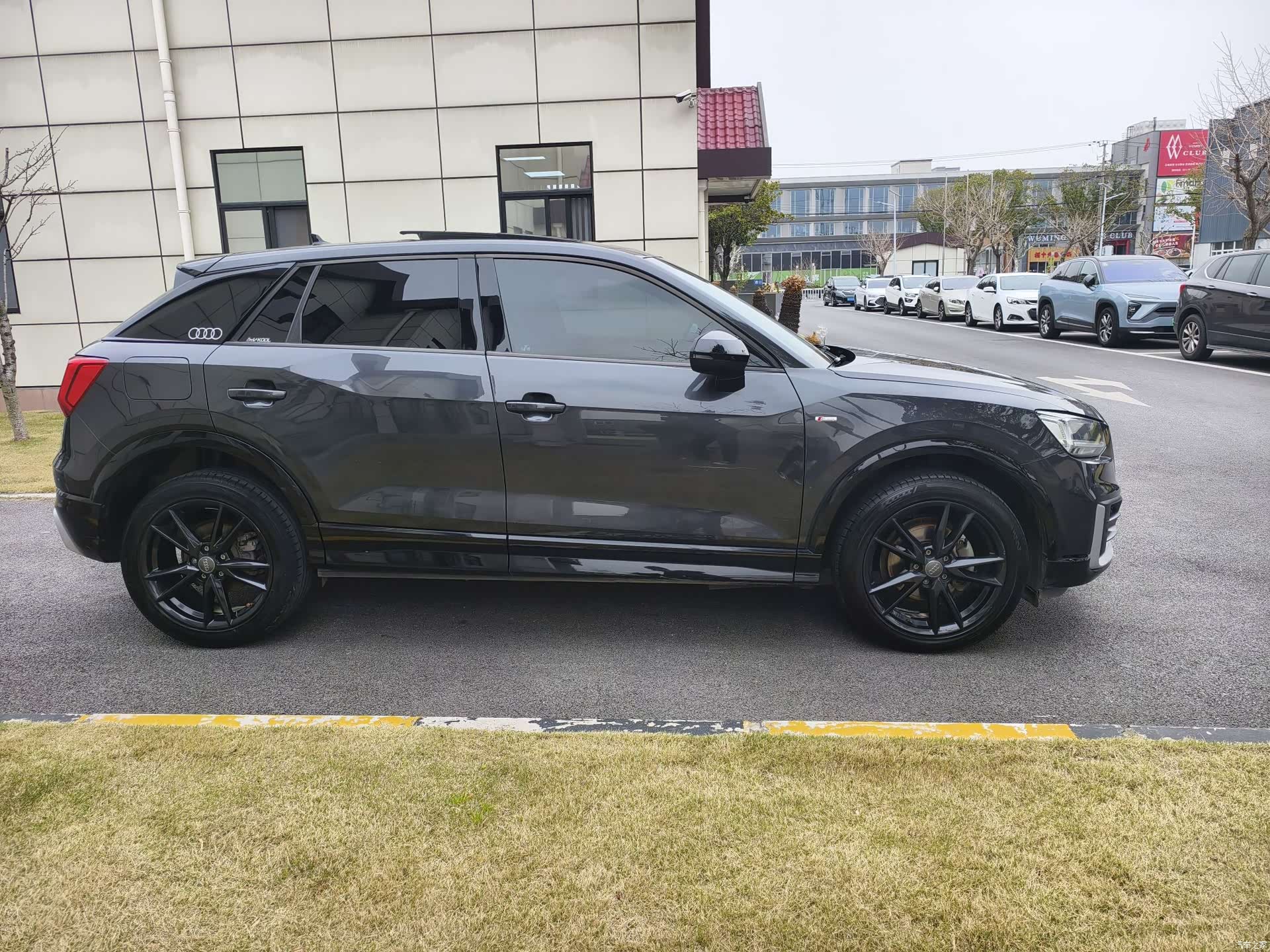 Audi Q2L, 2021 3