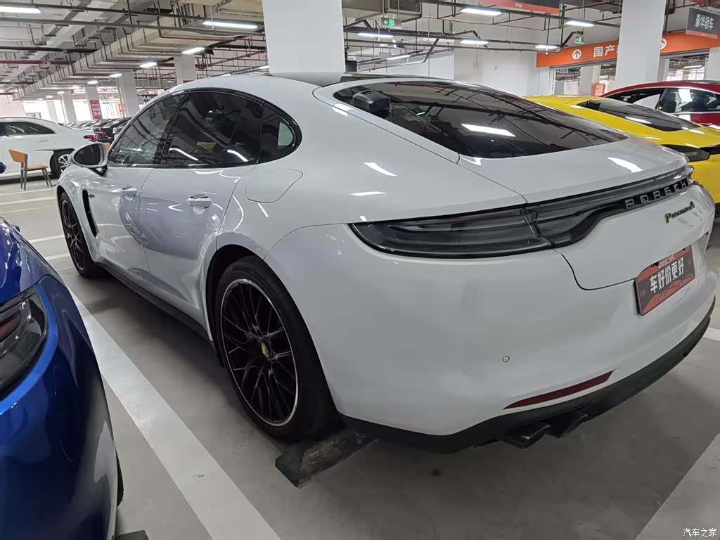 Porsche Panamera, 2023 3