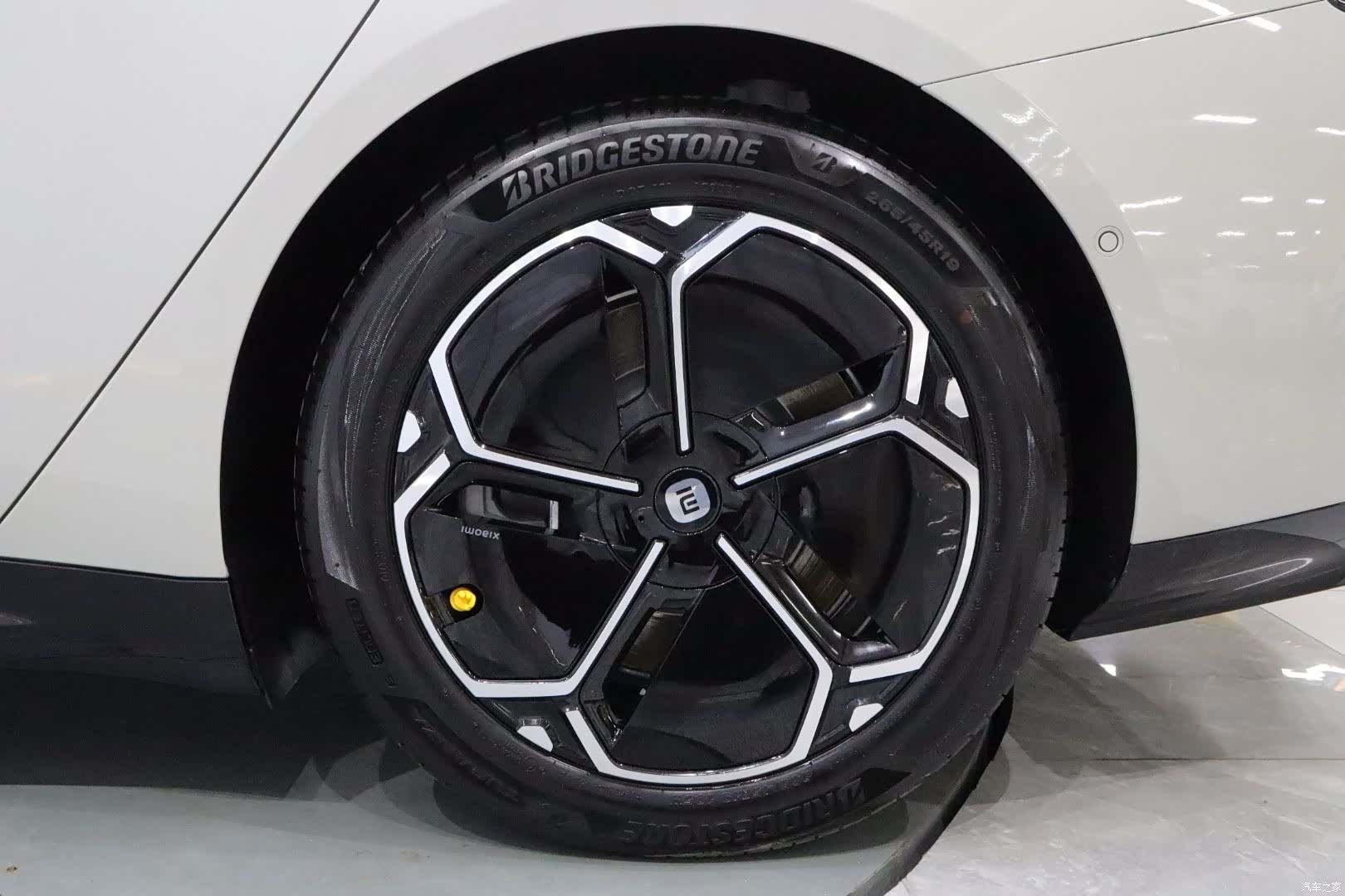 Xiaomi SU7, 2026 20