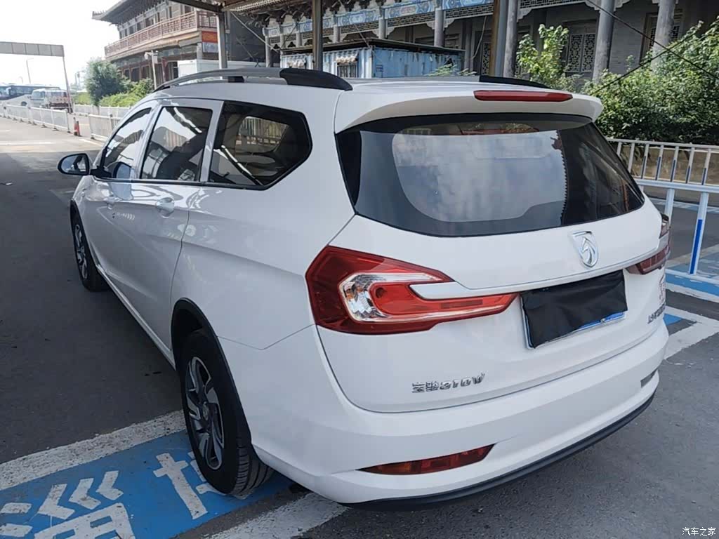Wuling 310W, 2021 все фото