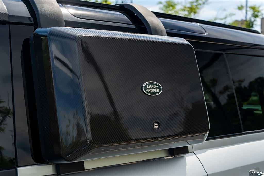 Land Rover Defender, 2021 23