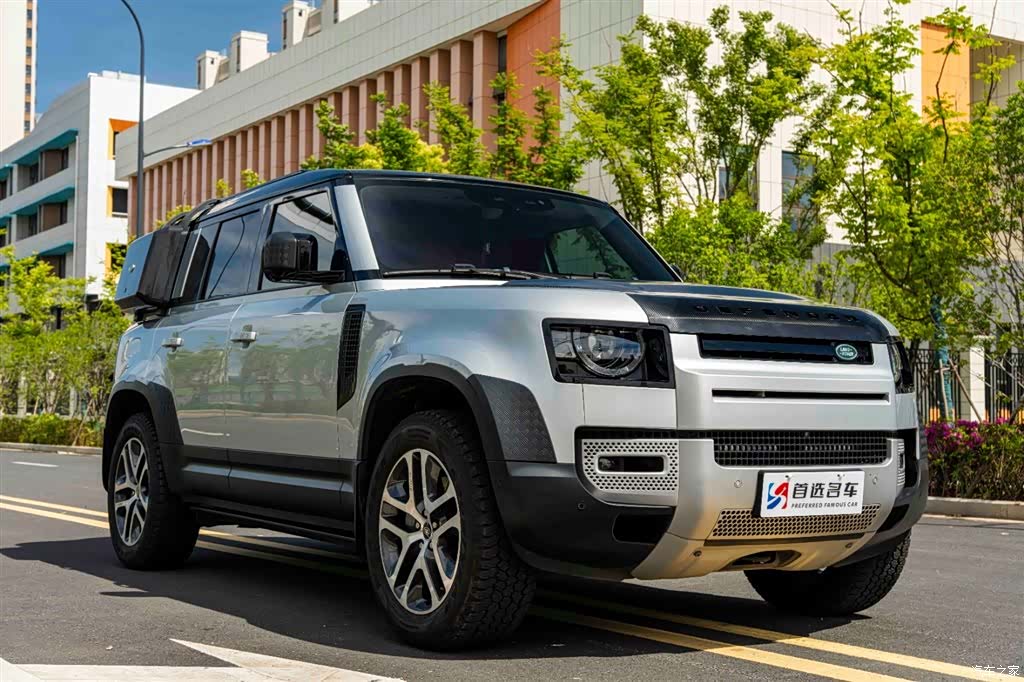 Land Rover Defender, 2021 4