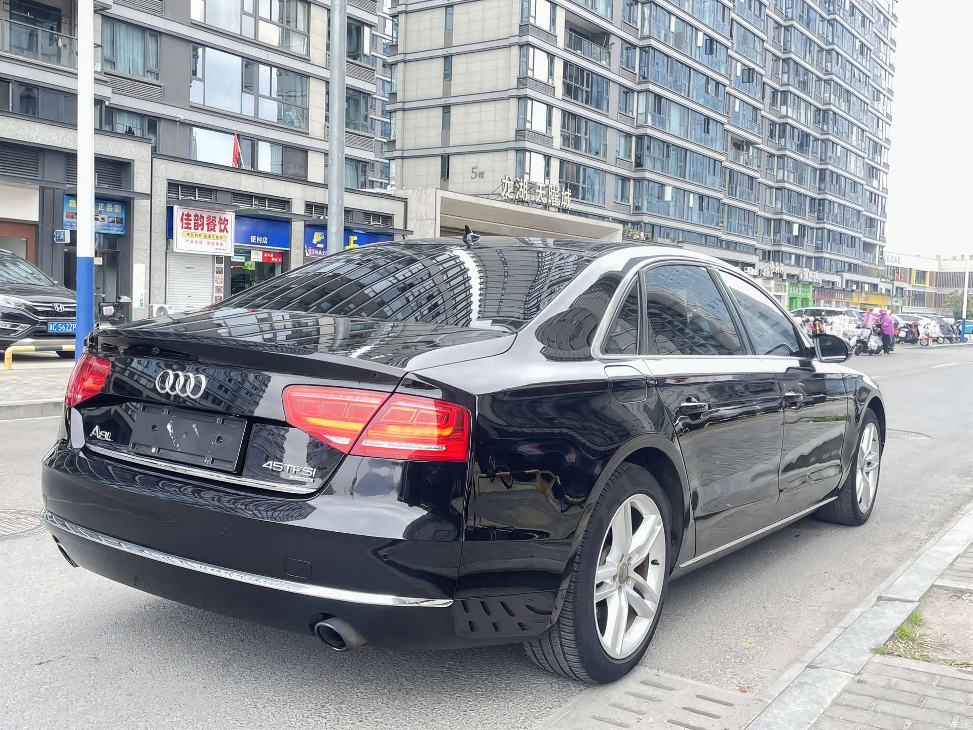 Audi A8L, 2014 11